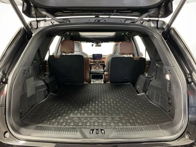 Used 2023 Lincoln Aviator Reserve w/ Equipment Group 201A AWD/4WD image 33