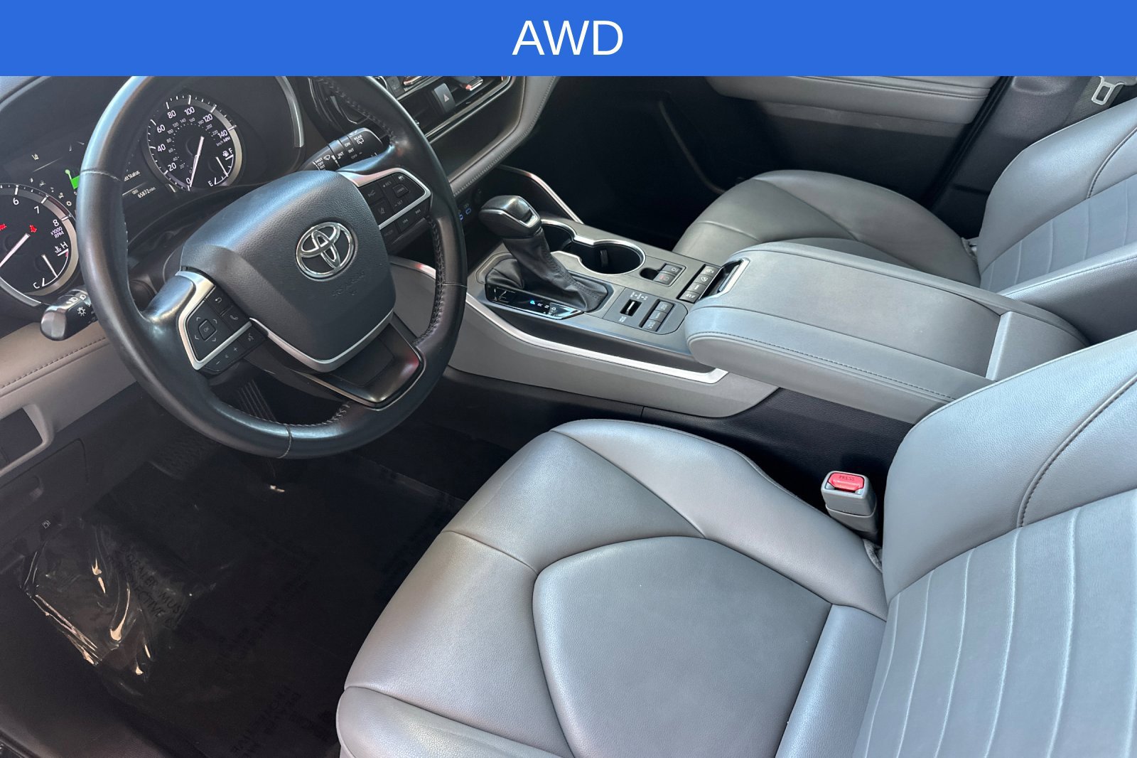 Used 2022 Toyota Highlander XLE AWD/4WD image 11