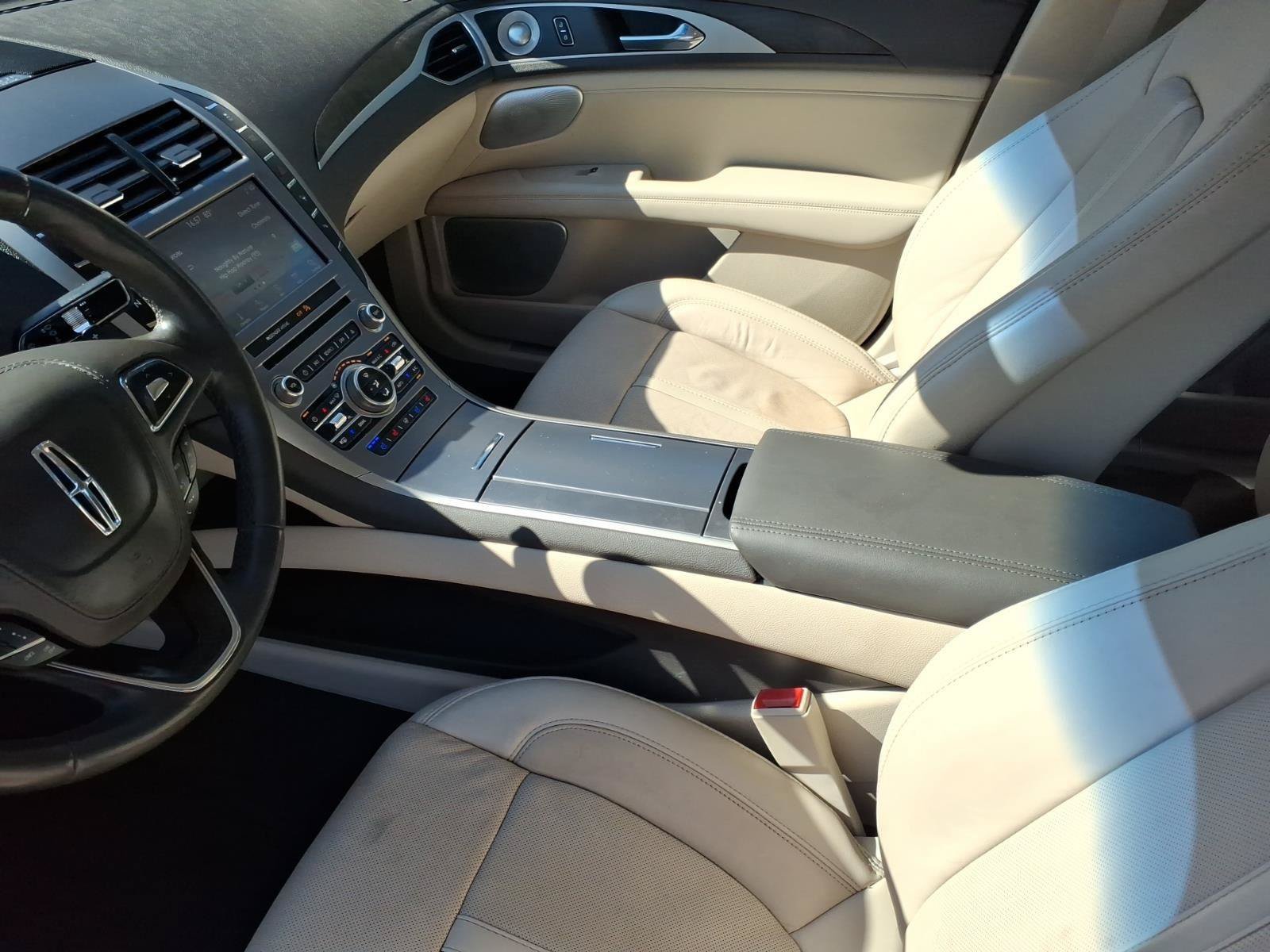 Used 2020 Lincoln MKZ Reserve w/ Luxury Package FWD image 21
