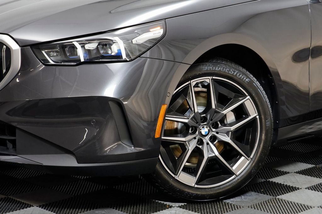 New 2026 BMW 530i xDrive w/ Premium Package AWD/4WD image 3