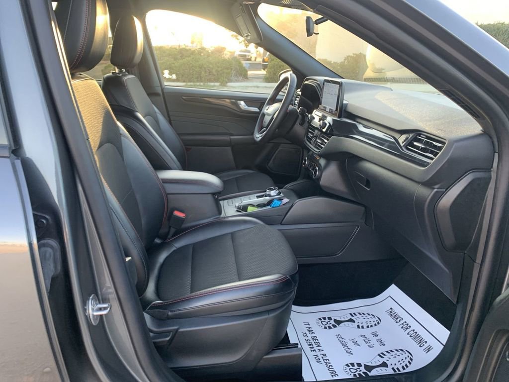Used 2025 Ford Escape ST-Line image 26