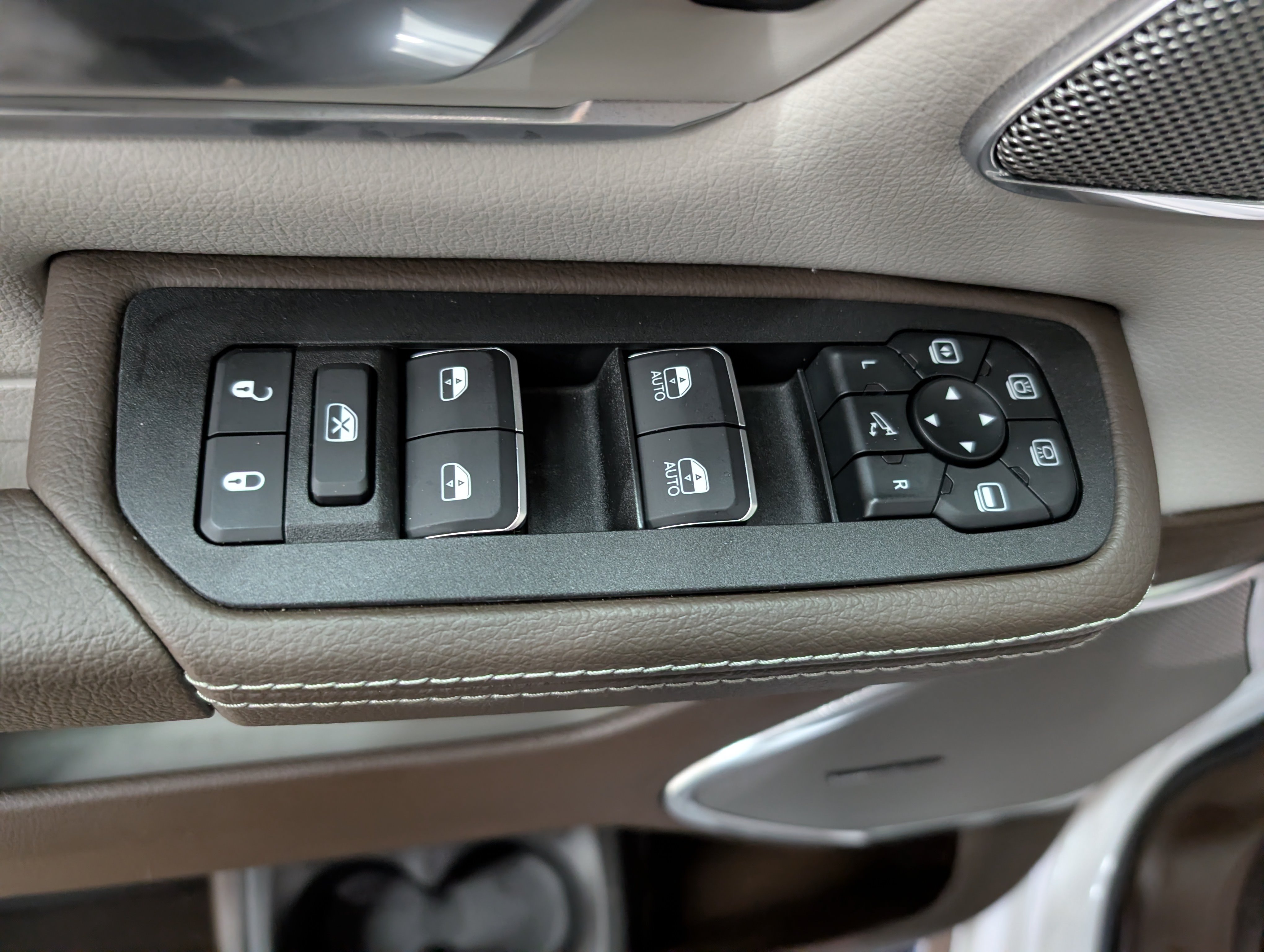 New 2026 RAM 1500 Laramie AWD/4WD image 14