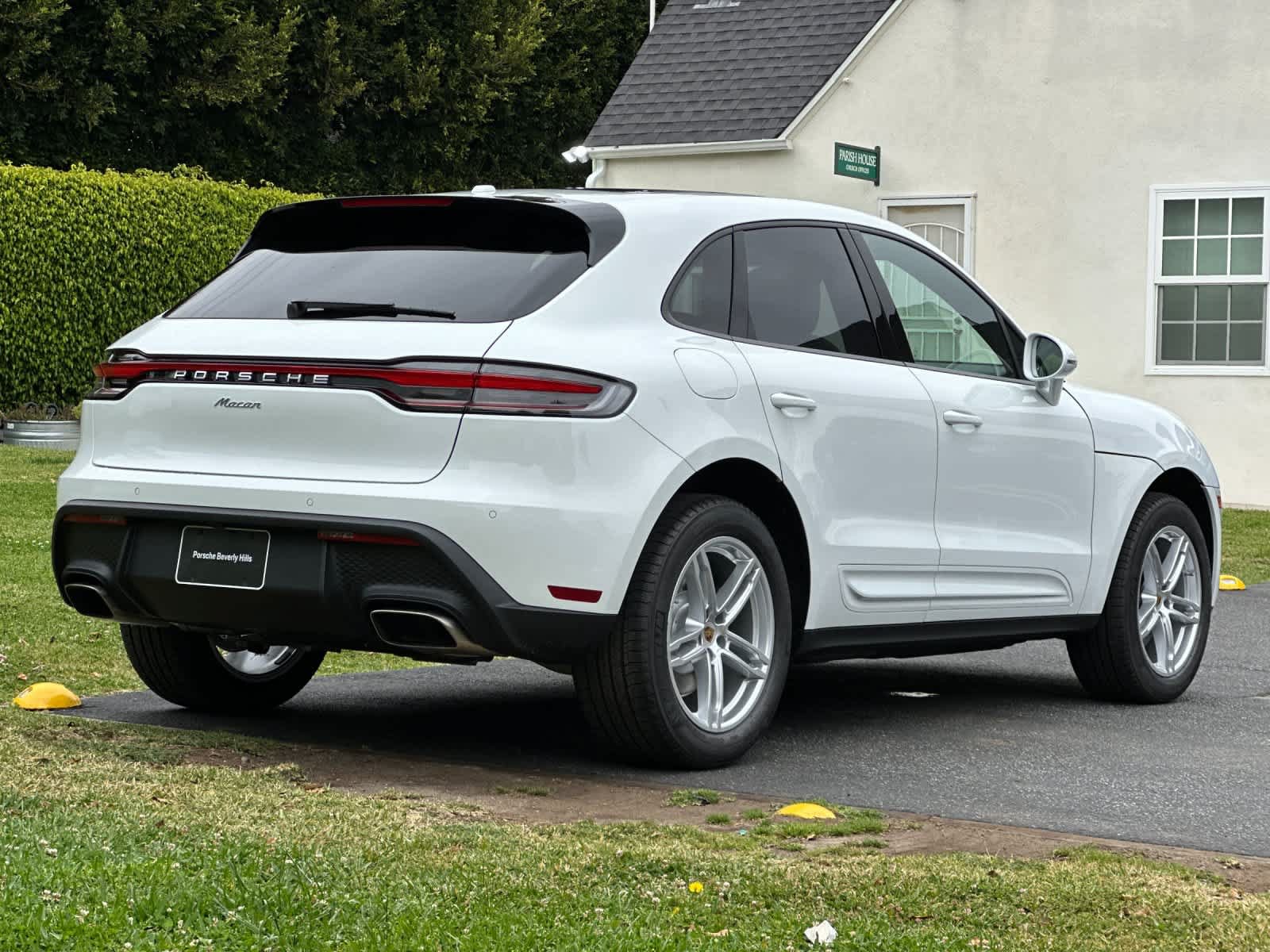 New 2026 Porsche Macan AWD/4WD image 8