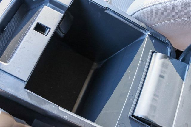 Used 2022 Ford Explorer XLT image 23