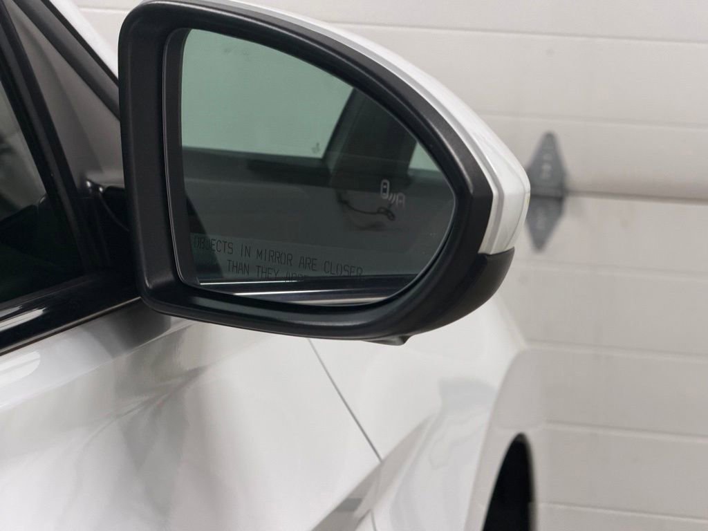 Used 2019 Volkswagen Jetta SE w/ Cold Weather Package image 11