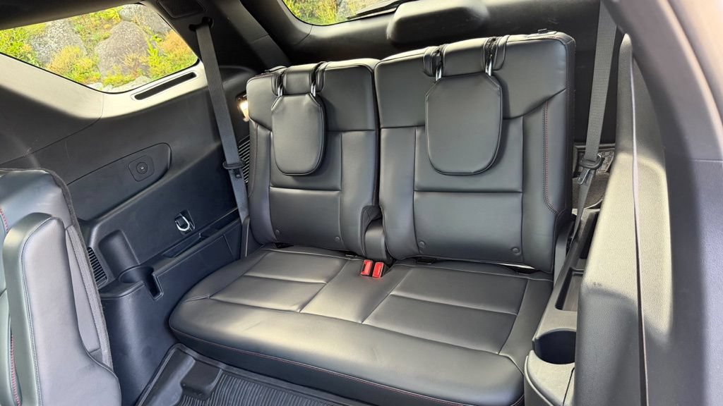Used 2025 Ford Explorer ST AWD/4WD image 22