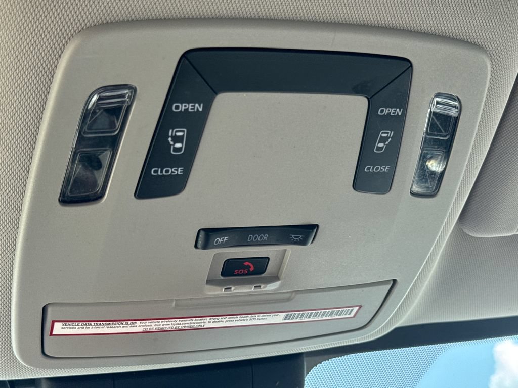 Used 2021 Toyota Sienna LE AWD/4WD image 29