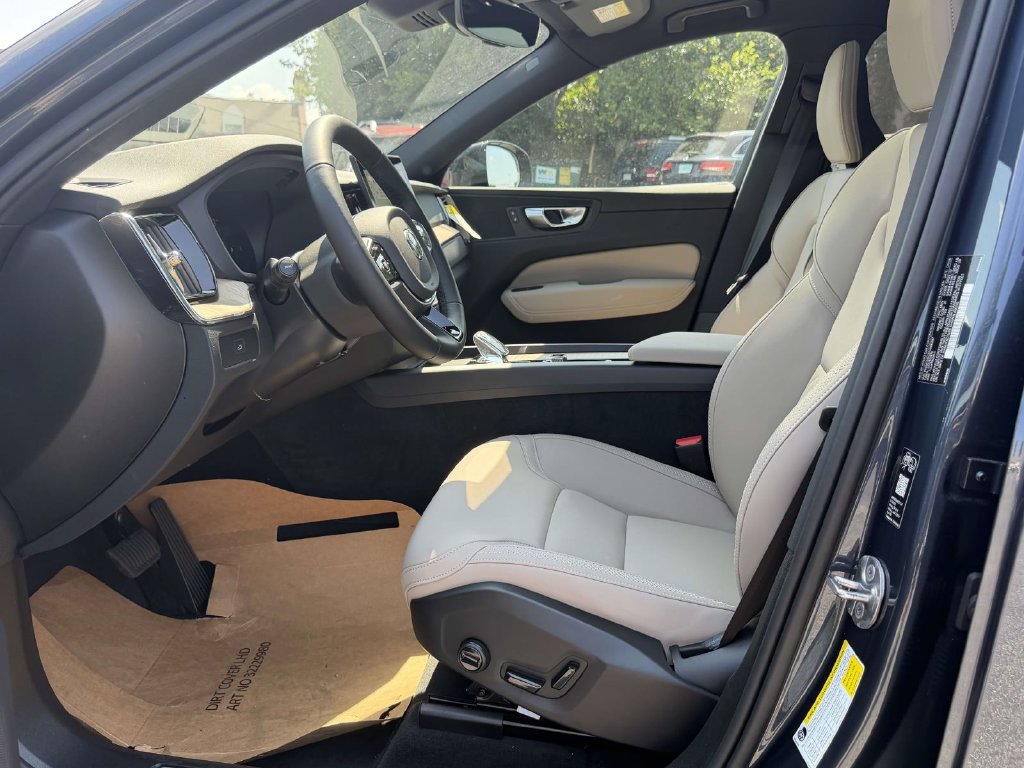 New 2026 Volvo XC60 B5 Plus w/ Protection Package Premier AWD/4WD image 15