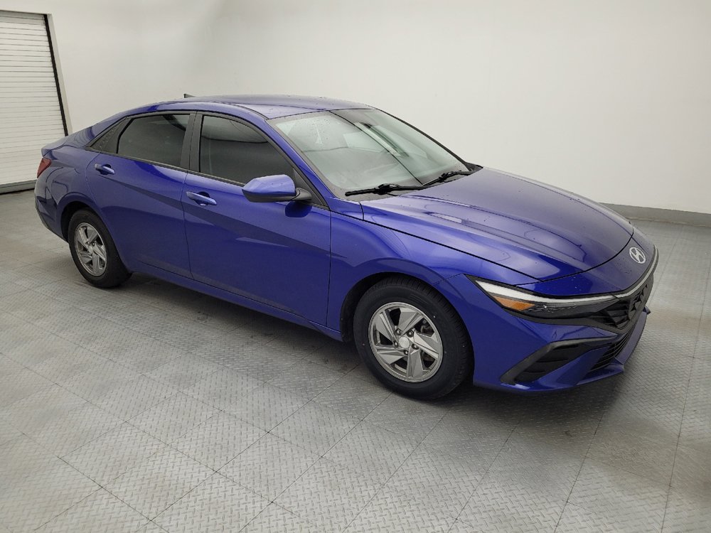 Used 2024 Hyundai Elantra SE FWD image 11