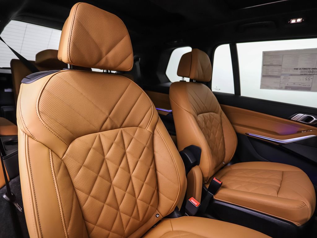 Used 2025 BMW X7 xDrive40i w/ M Sport Package image 27