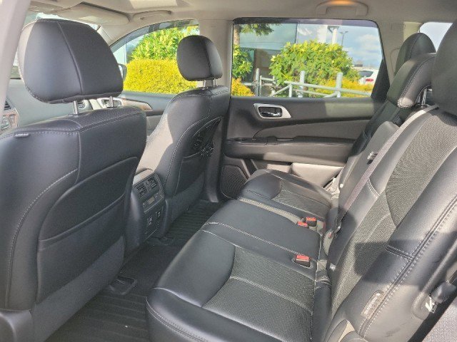Used 2018 Nissan Pathfinder Platinum w/ Cargo Package image 6