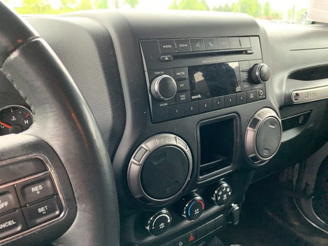 Used 2018 Jeep Wrangler Sport AWD/4WD image 9