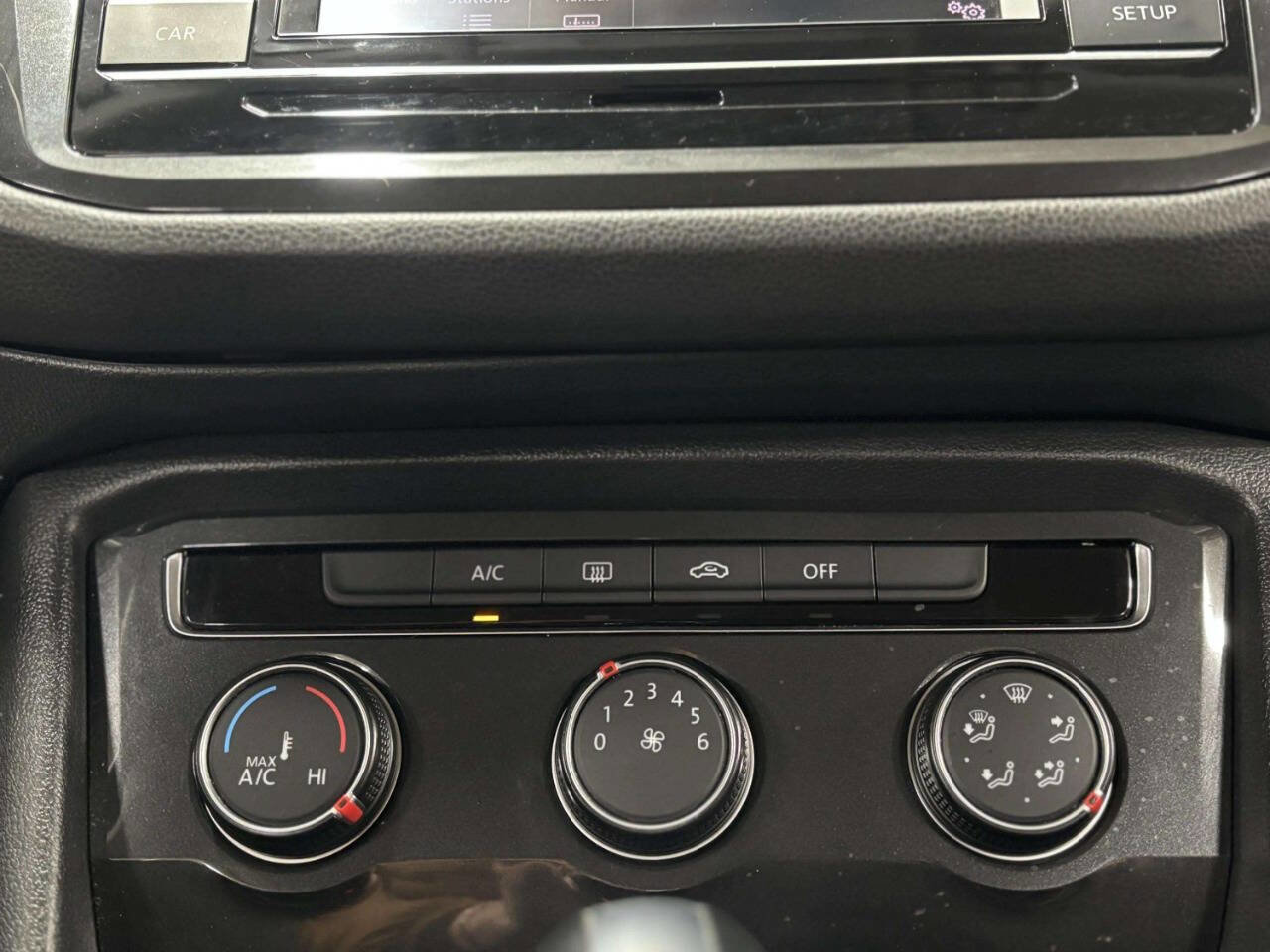 Used 2018 Volkswagen Tiguan S w/ 3rd Row Seat Package image 25