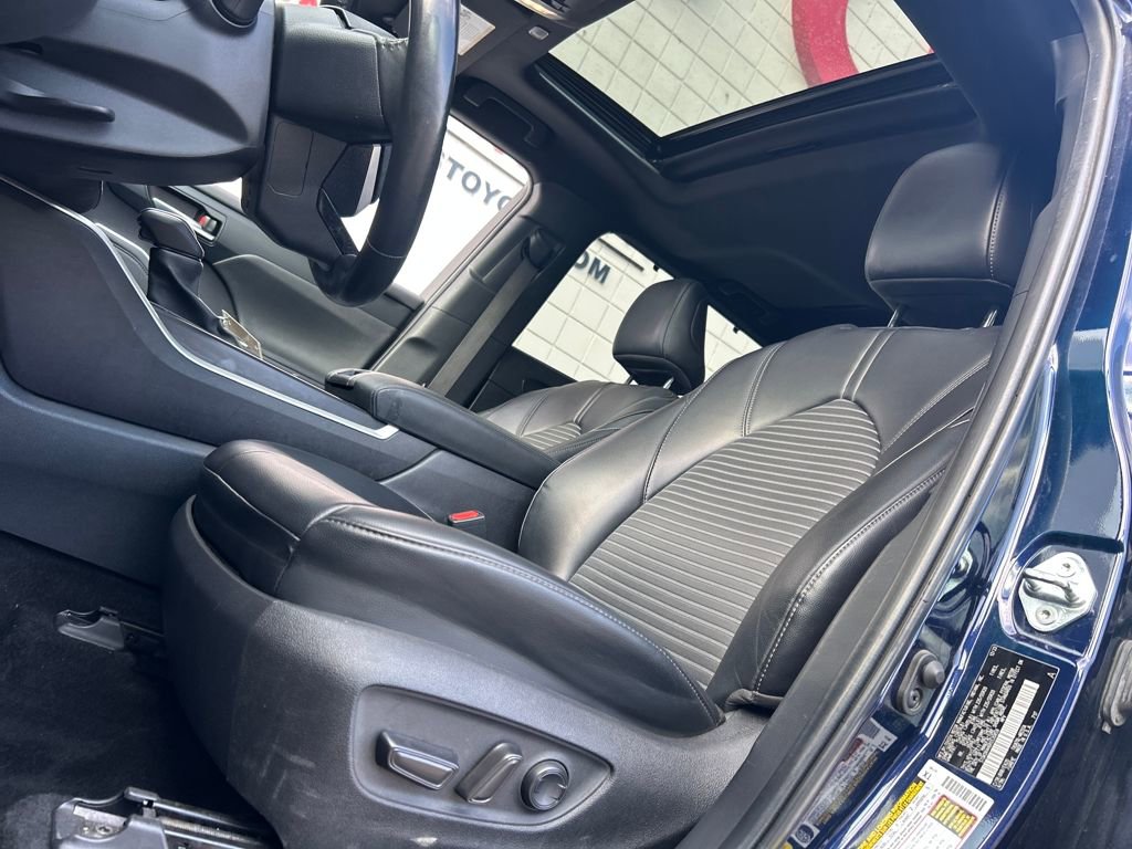 Used 2024 Toyota Highlander XSE image 9