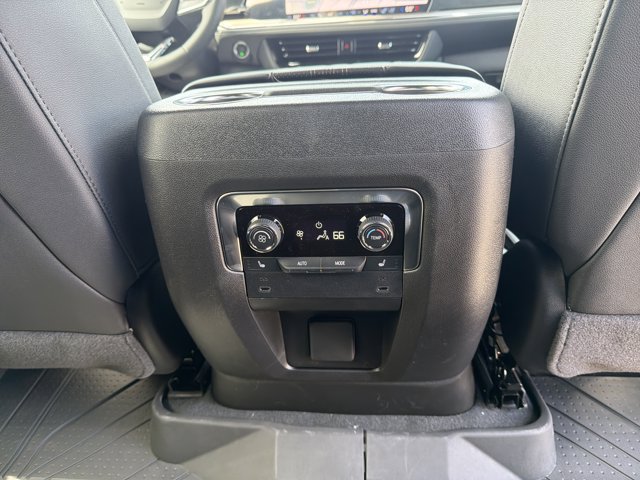 New 2026 Chevrolet Suburban High Country w/ Sun And Tow Package AWD/4WD image 33