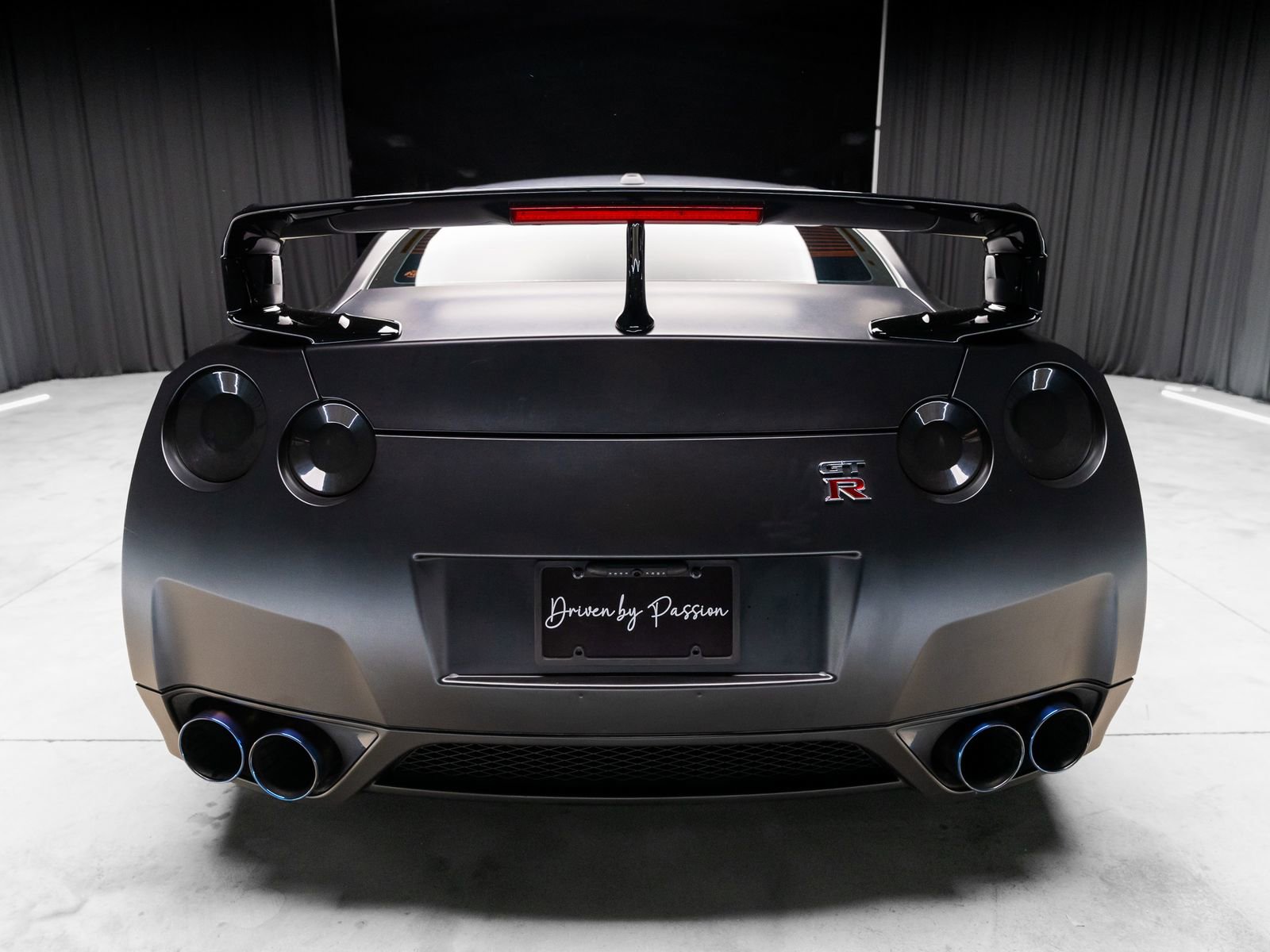 Used 2009 Nissan GT-R Premium AWD/4WD image 14