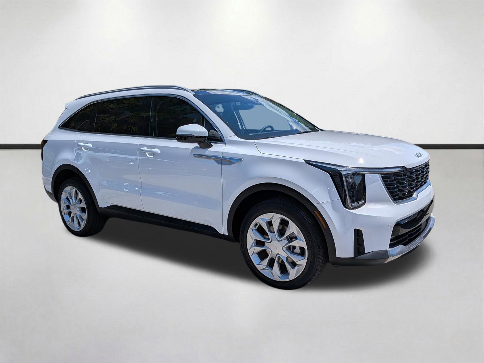 Used 2025 Kia Sorento EX w/ Panoramic Sunroof Package AWD/4WD image 2