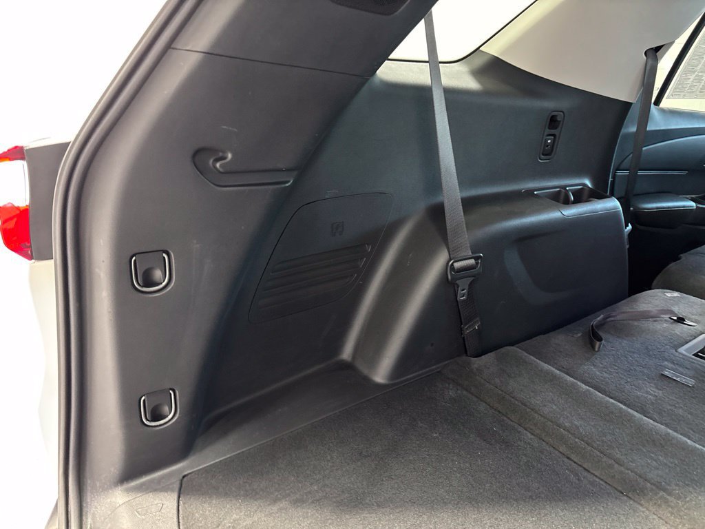 Used 2019 Chevrolet Traverse LT w/ LPO, Floor Liner Package AWD/4WD image 45