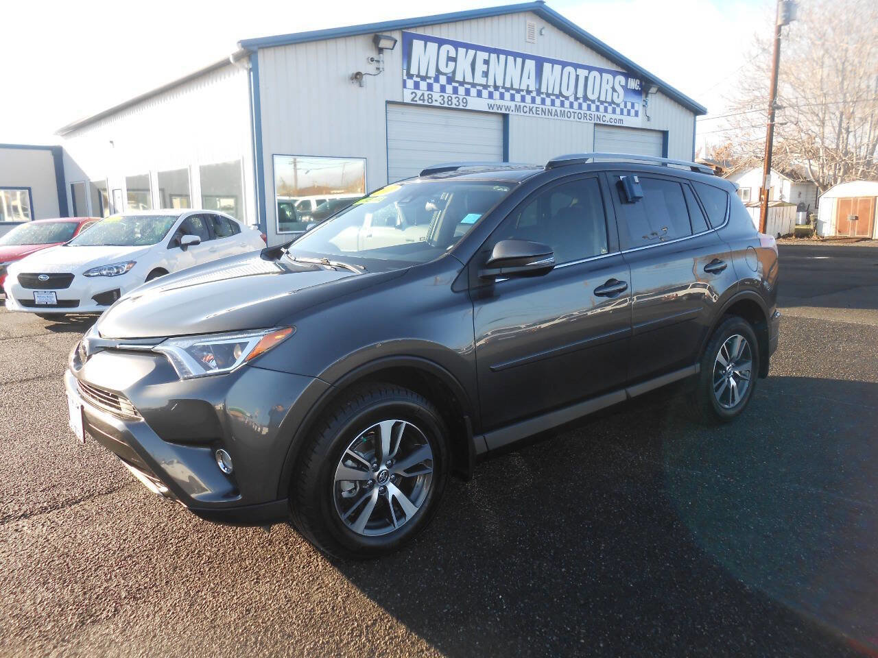 Used 2017 Toyota RAV4 XLE w/ Carpet Mat Package image 5