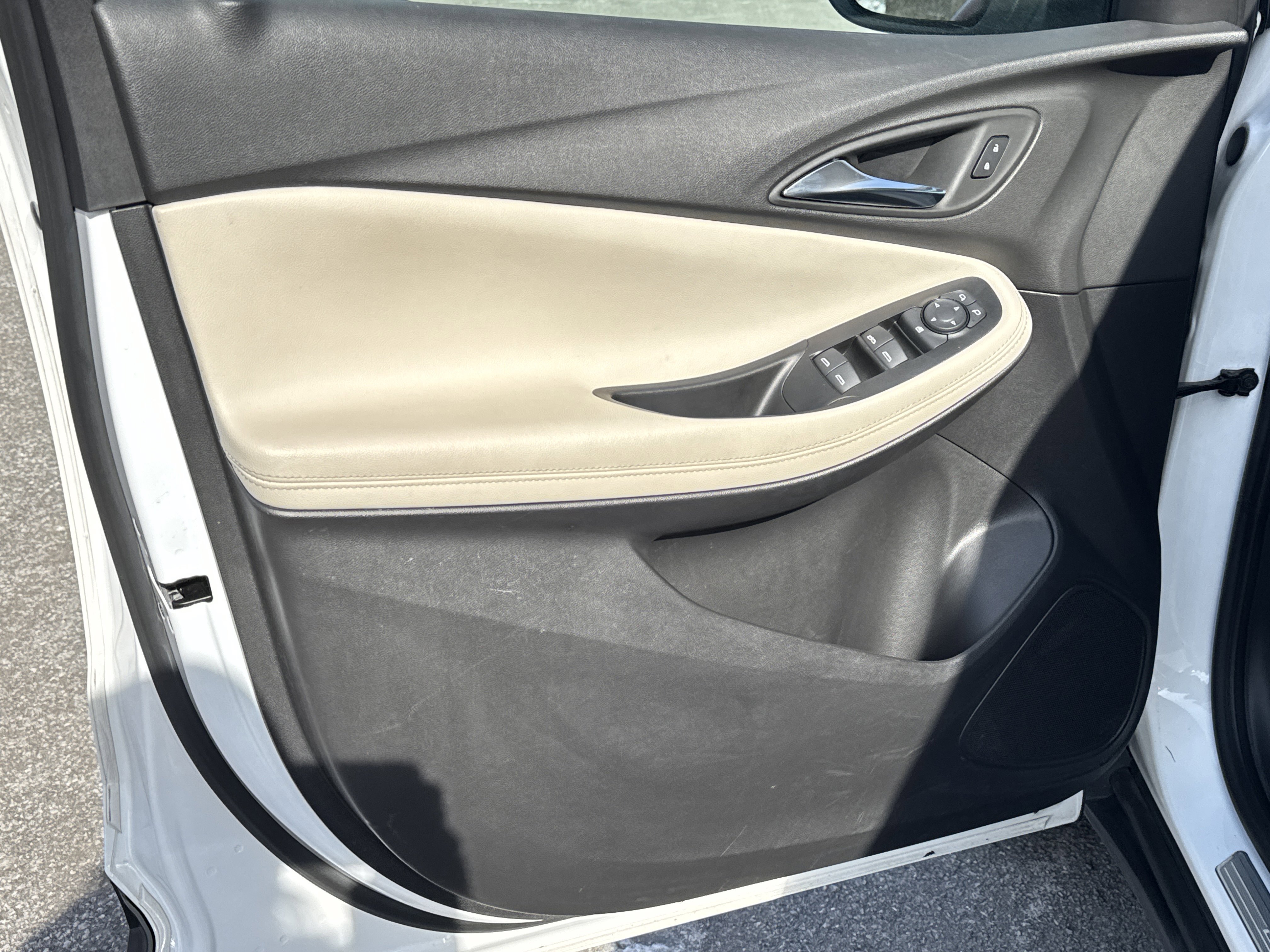 Used 2023 Buick Encore GX Preferred w/ Cold Weather Comfort Package image 16