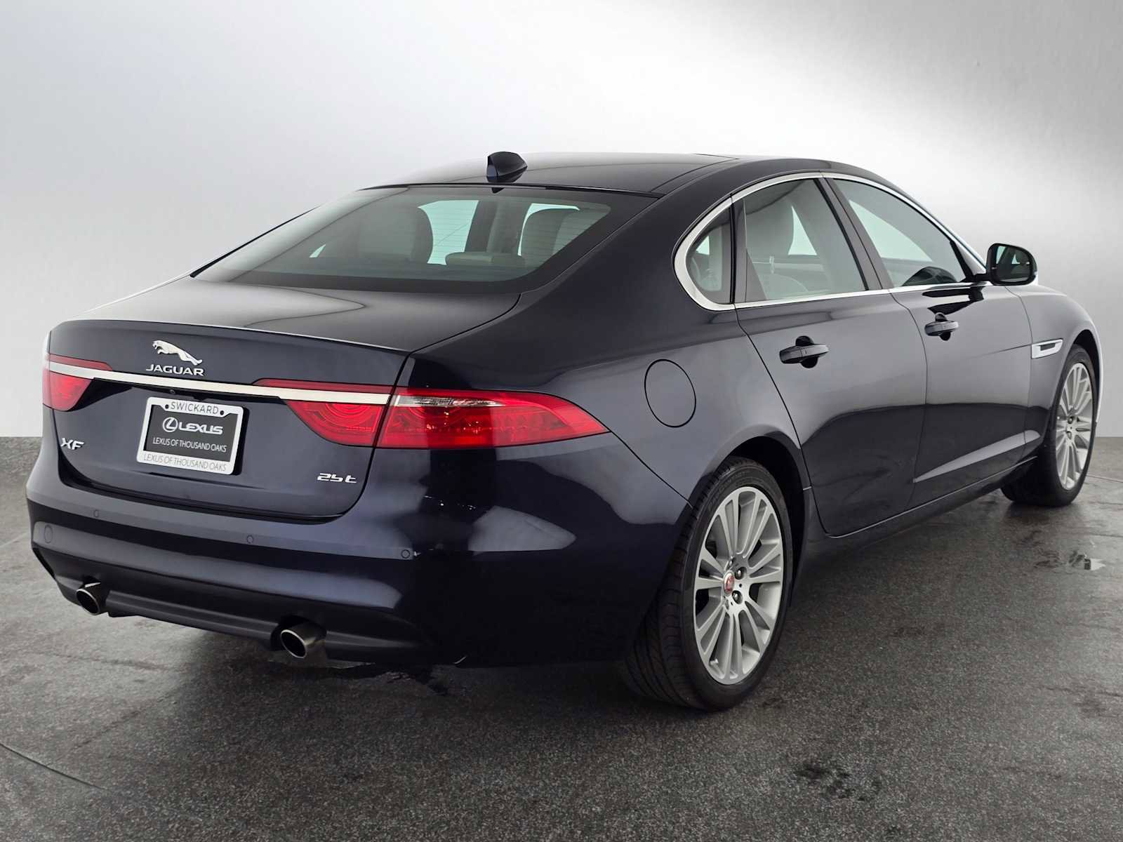 Used 2019 Jaguar XF Prestige image 13