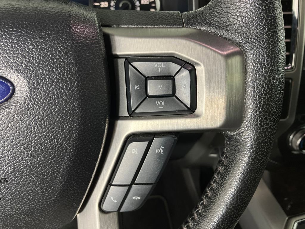 Used 2015 Ford F150 Platinum w/ Equipment Group 701A Luxury image 19