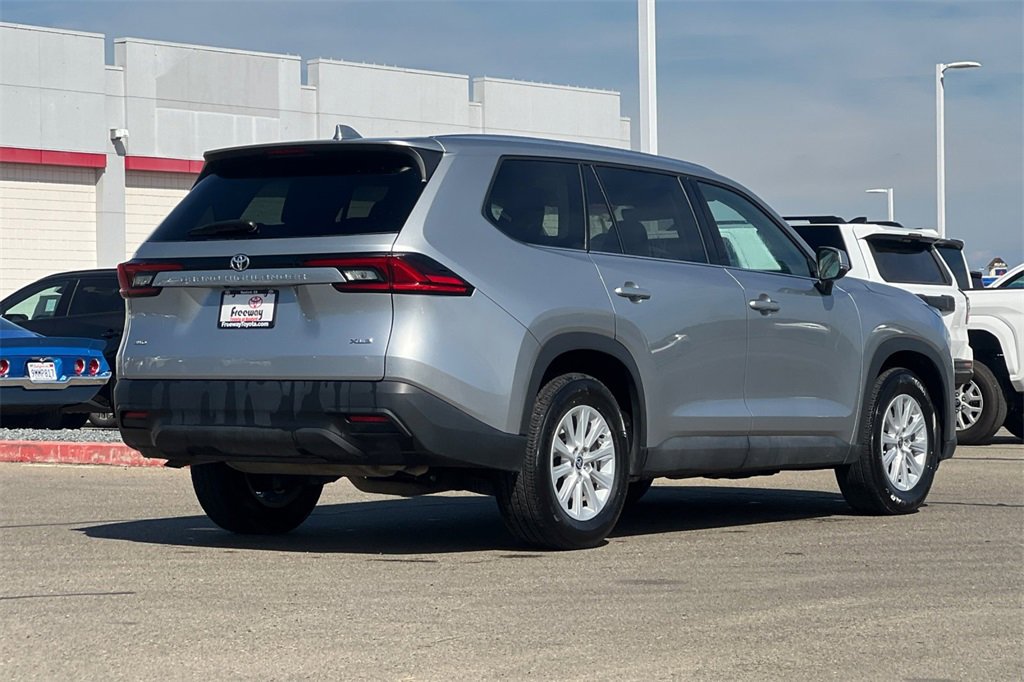 Certified 2025 Toyota Grand Highlander AWD image 5