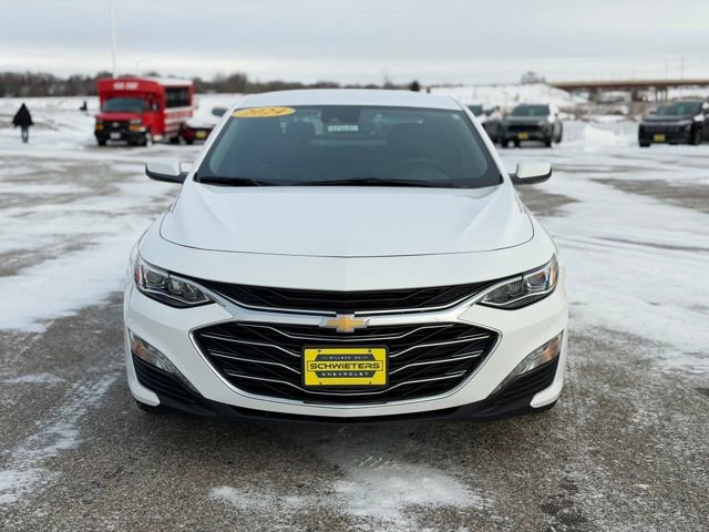 Used 2024 Chevrolet Malibu LT image 2