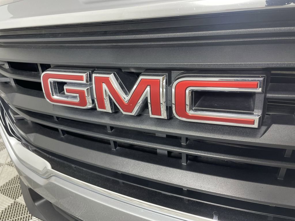 Used 2023 GMC Terrain SLE FWD image 30
