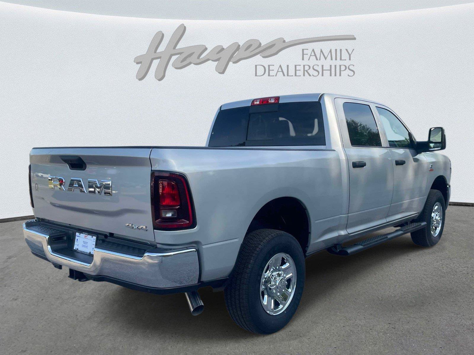 New 2026 RAM 2500 Tradesman AWD/4WD image 4