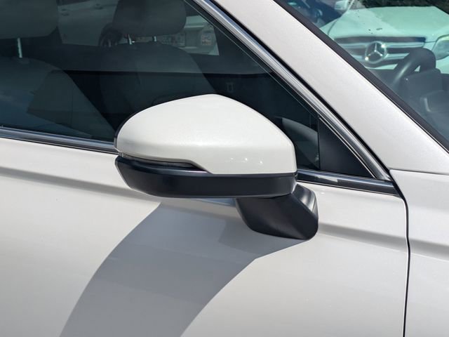 Used 2025 Honda CR-V EX-L image 12