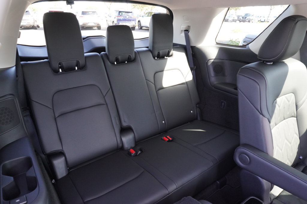 New 2026 Nissan Pathfinder Platinum FWD image 10