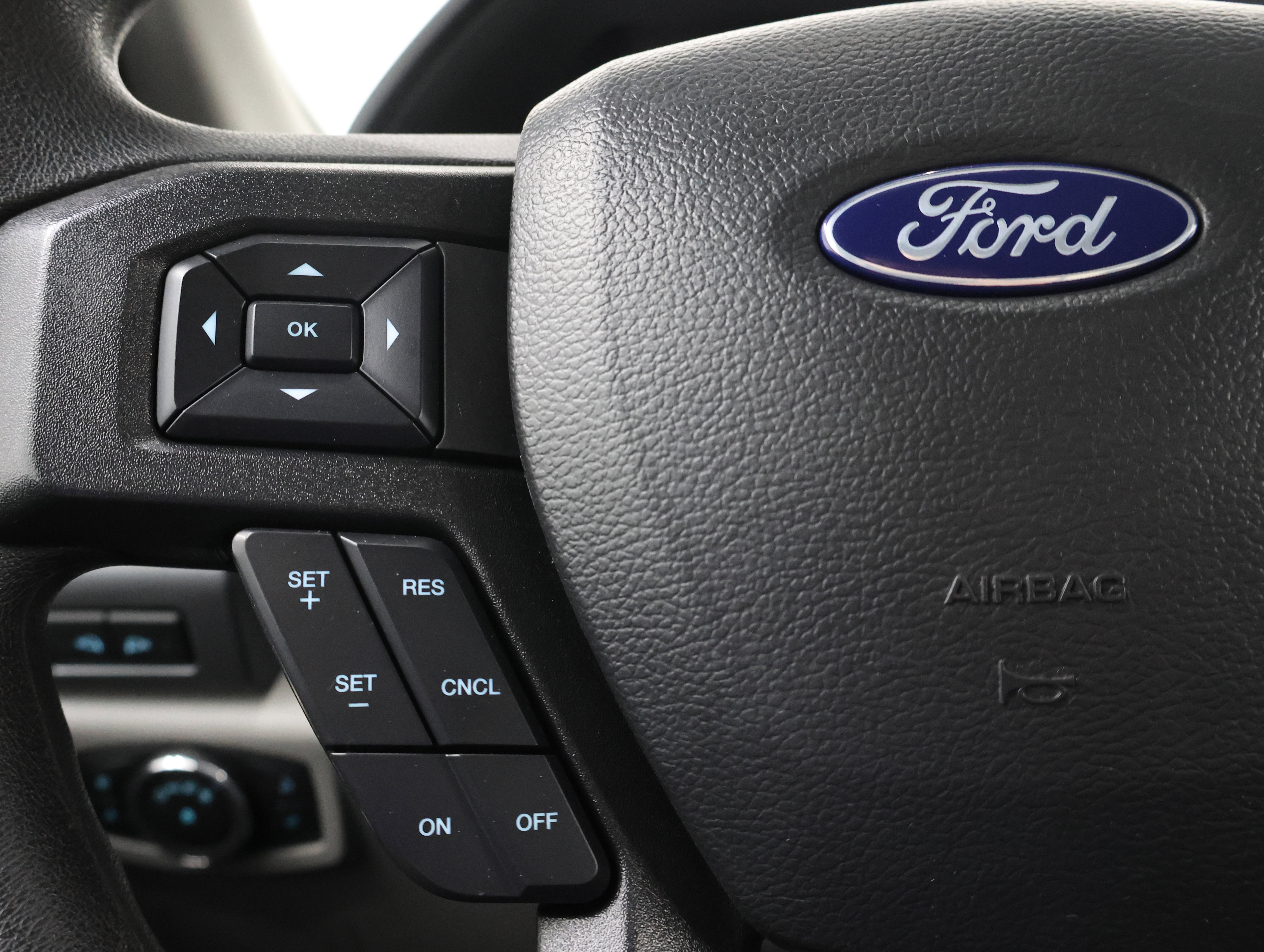 Used 2022 Ford F250 XLT w/ XLT Premium Package AWD/4WD image 15