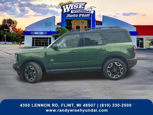 Used 2023 Ford Bronco Sport Outer Banks w/ Tech Package AWD/4WD image 3