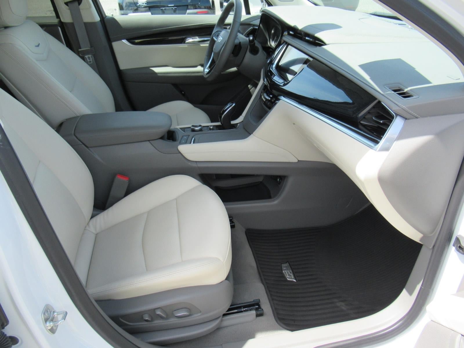 Used 2024 Cadillac XT6 Premium Luxury w/ Technology Package AWD/4WD image 10