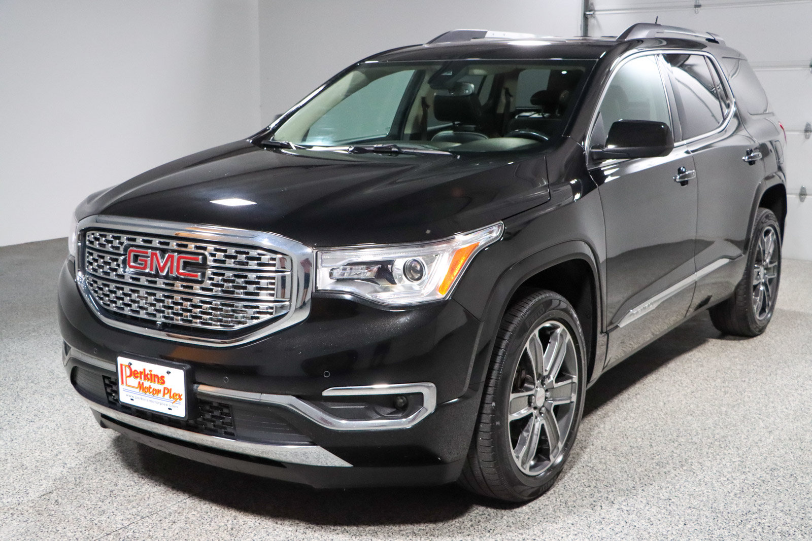 Used 2019 GMC Acadia Denali w/ Technology Package AWD/4WD image 35