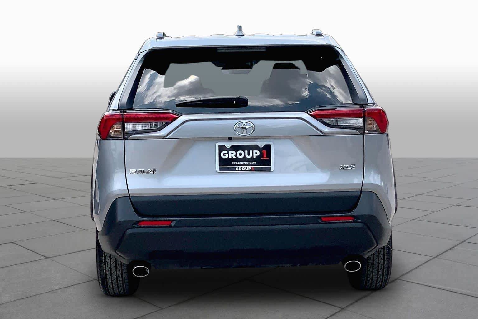 Used 2025 Toyota RAV4 XLE FWD image 5