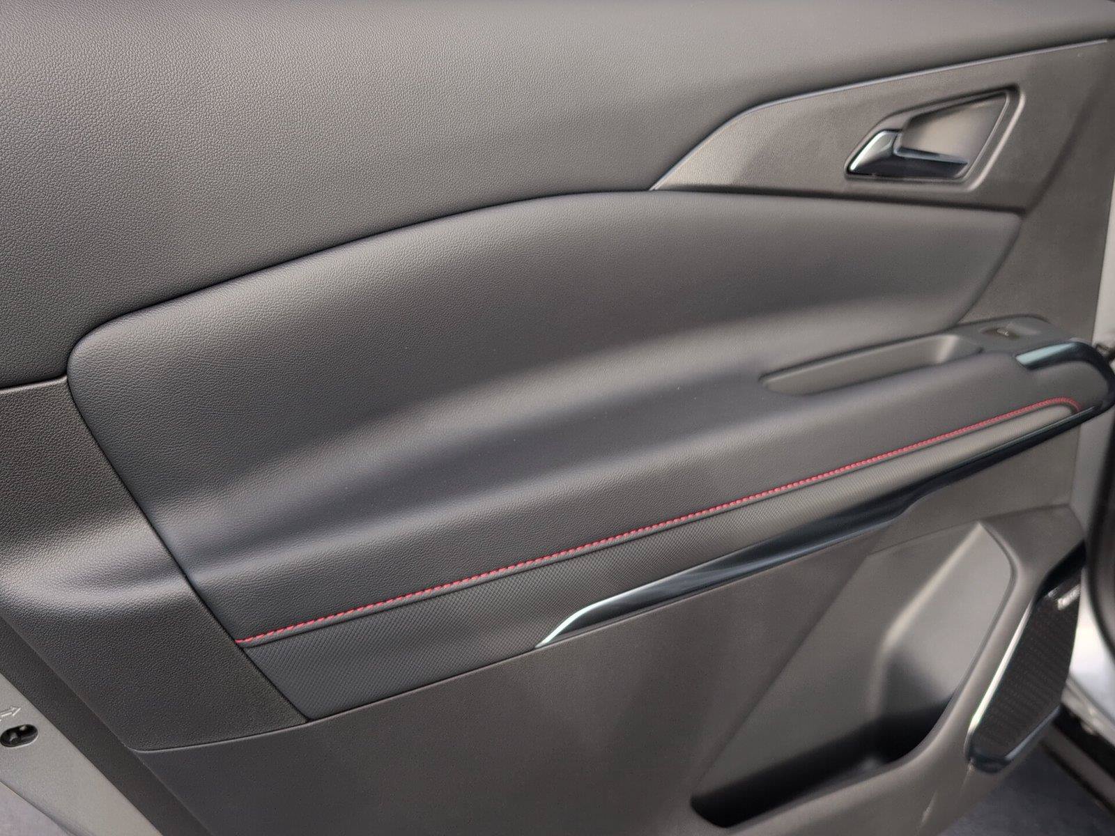 New 2026 Chevrolet Traverse RS w/ LPO, Floor Liner Package FWD image 33