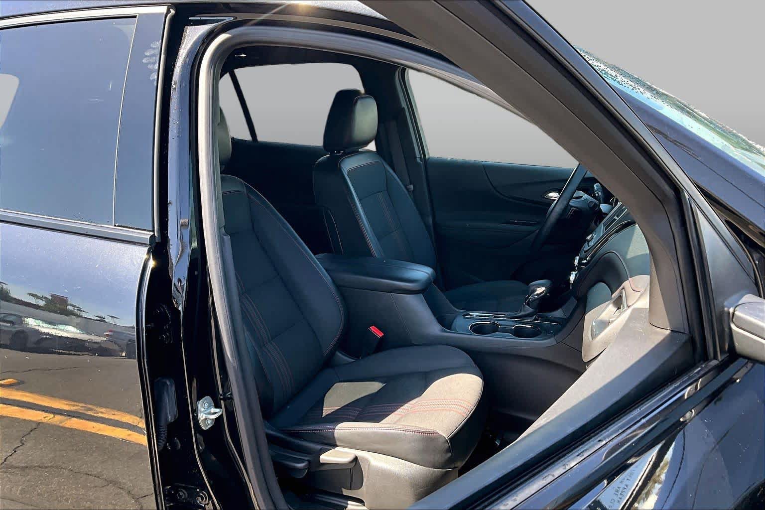 Used 2023 Chevrolet Equinox RS FWD image 8