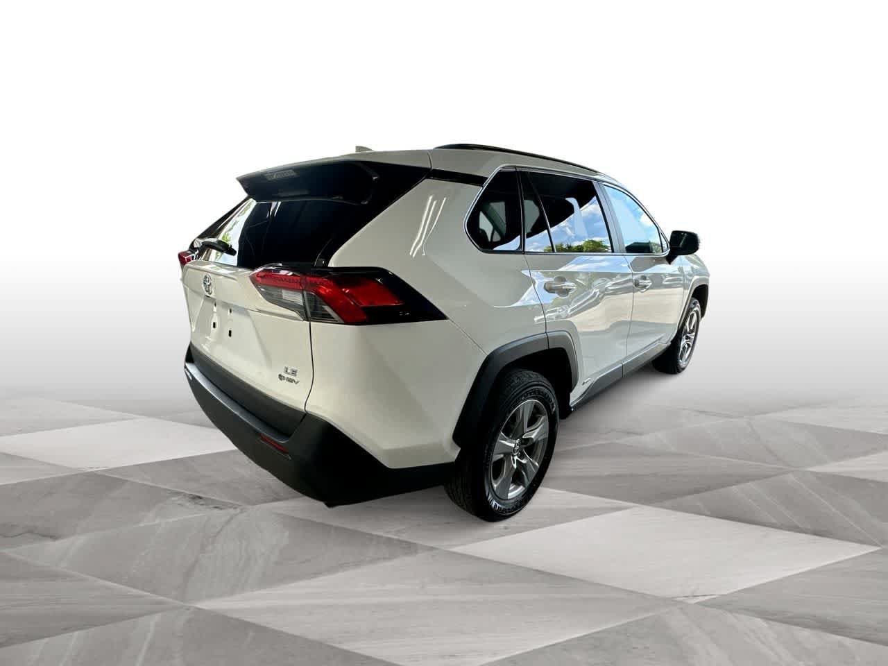Used 2025 Toyota RAV4 LE AWD/4WD image 8