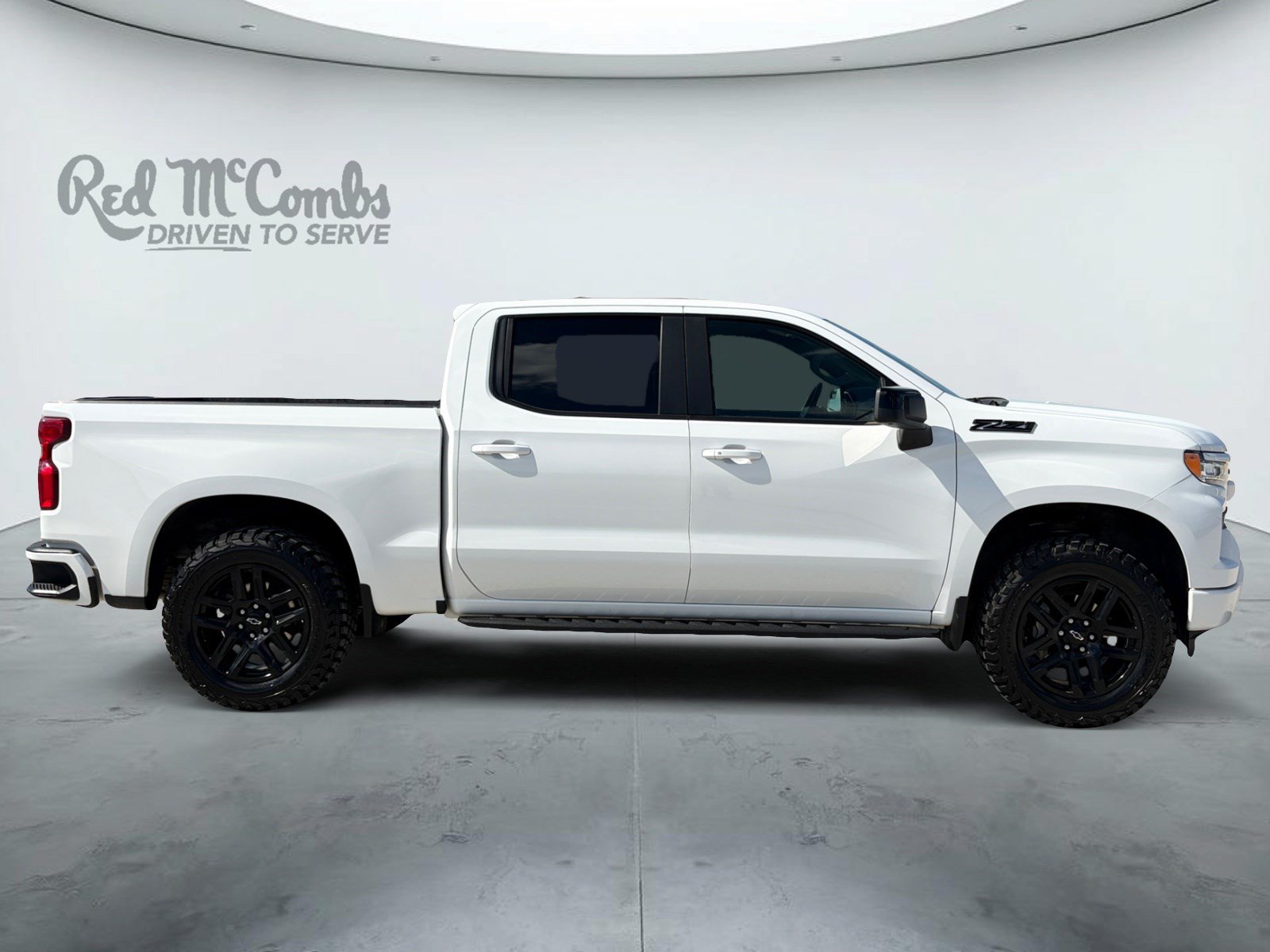 Used 2025 Chevrolet Silverado 1500 RST w/ Z71 Off-Road Package AWD/4WD image 4