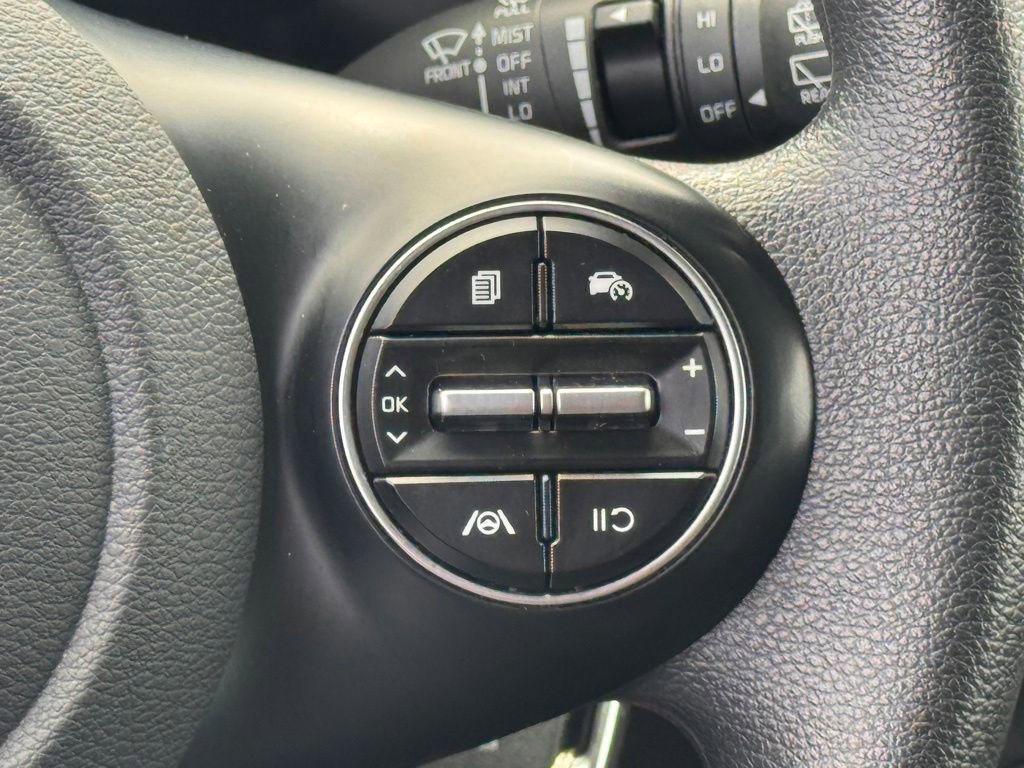 Used 2023 Kia Soul LX w/ Option Group 015 FWD image 23