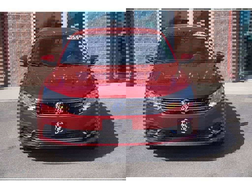 Used 2016 Volkswagen Passat 1.8T S image 2