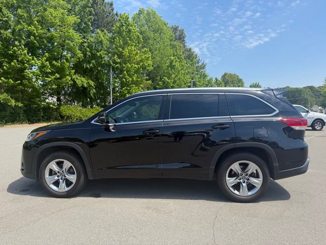 Used 2018 Toyota Highlander Limited FWD image 2