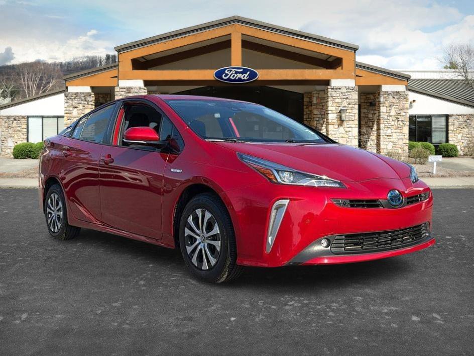 Used 2020 Toyota Prius LE AWD/4WD image 2