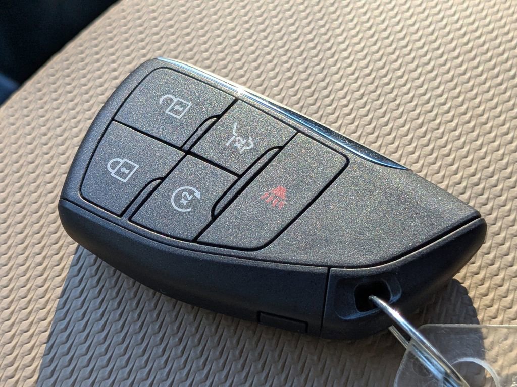 New 2025 Chevrolet Equinox ACTIV w/ Safety and Technology Package image 32