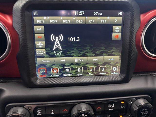Used 2021 Jeep Gladiator Rubicon AWD/4WD image 6