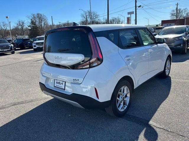 Used 2024 Kia Soul LX w/ Option Group 015 image 5