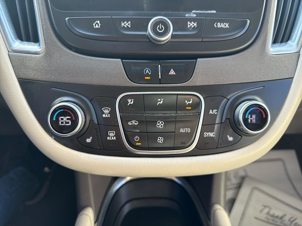 Used 2020 Chevrolet Malibu LT w/ Leather Package FWD image 22