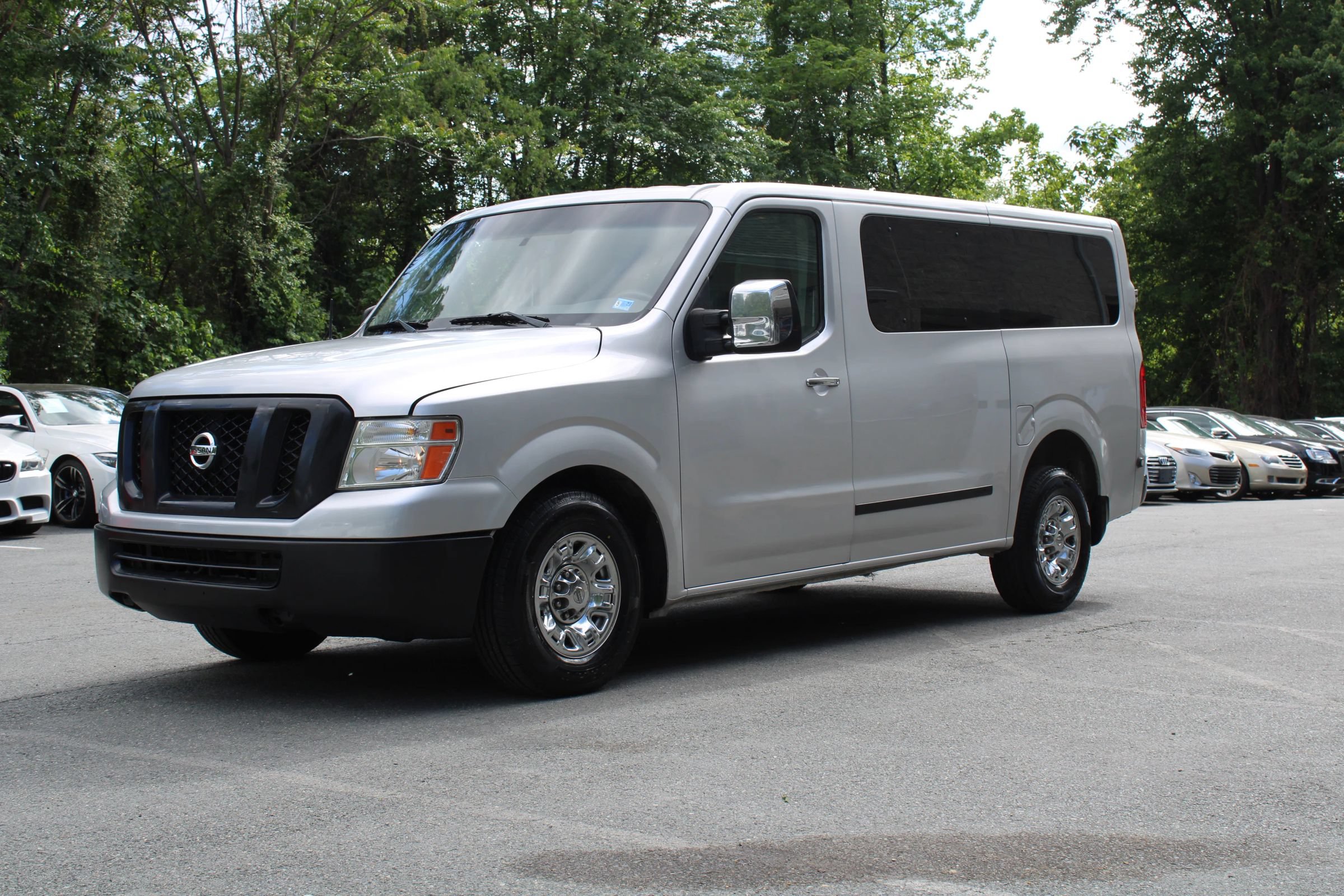 Used 2020 Nissan NV 3500 SL RWD image 4